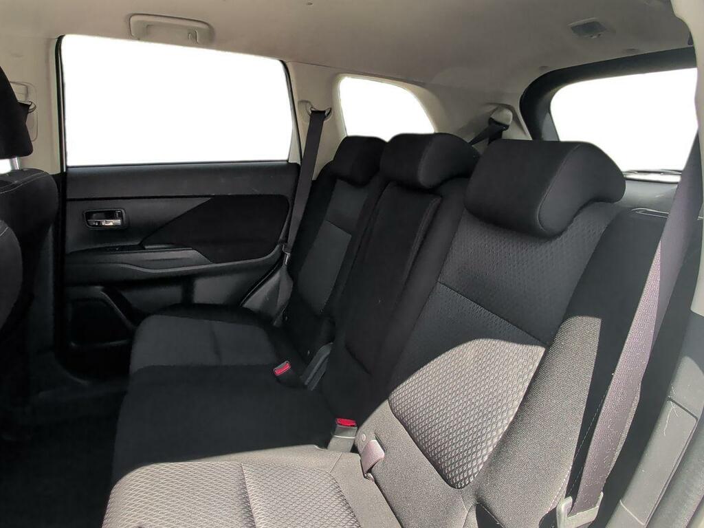 Mitsubishi Outlander Phev 4H 5-Door White #17