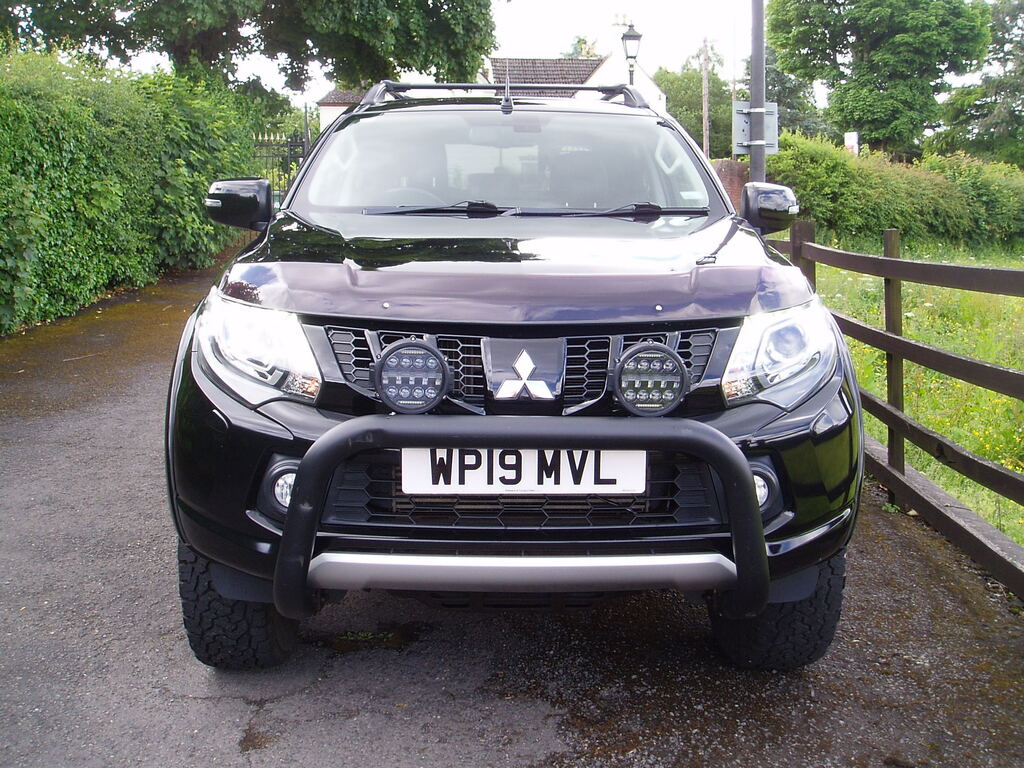 Mitsubishi L200 Barbarian Black Double Cab Black #5
