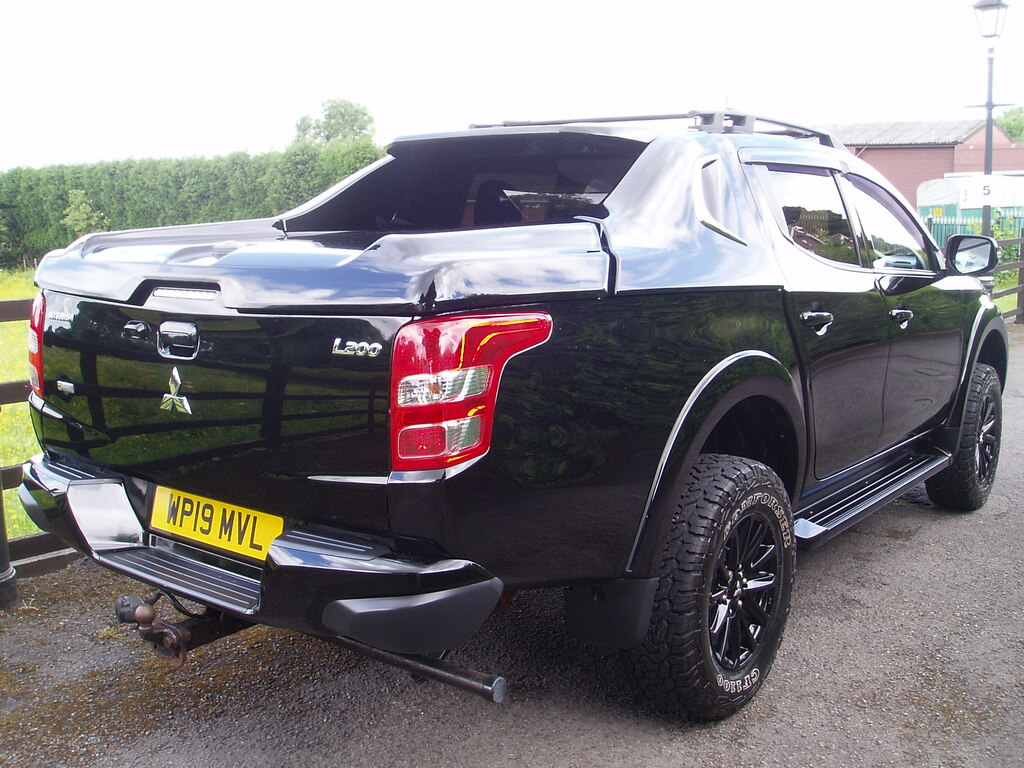 Mitsubishi L200 Barbarian Black Double Cab Black #2