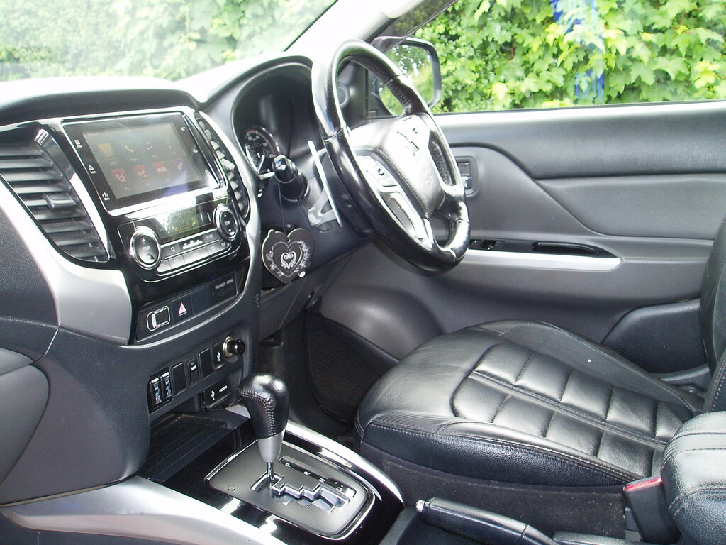 Mitsubishi L200 Barbarian Black Double Cab Black #3