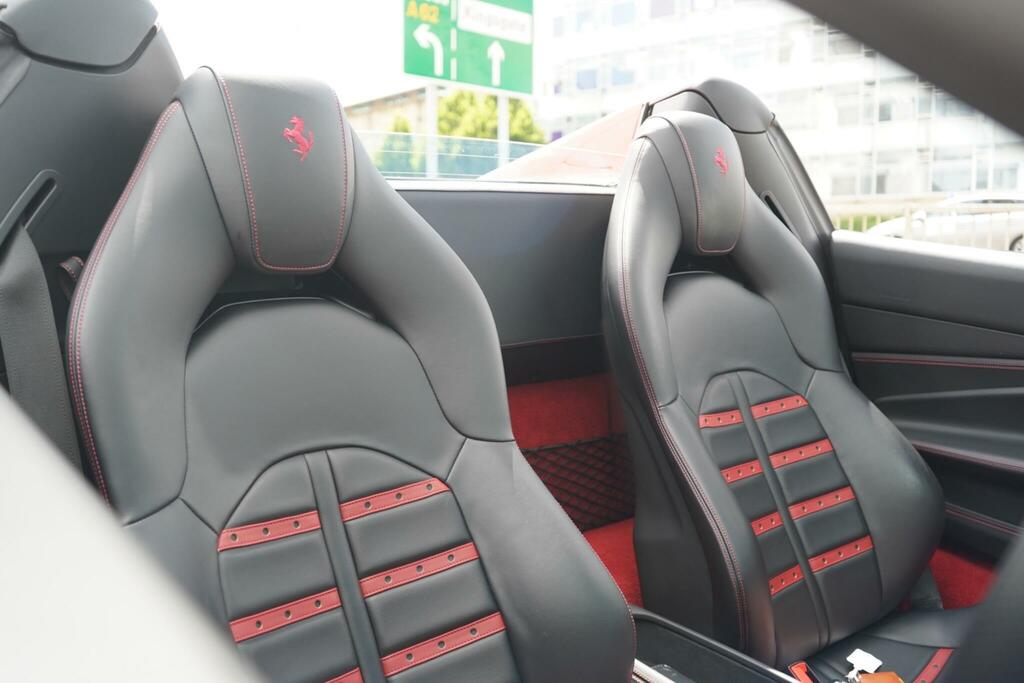 Ferrari F8 Spider 3.9L Spider Red #17