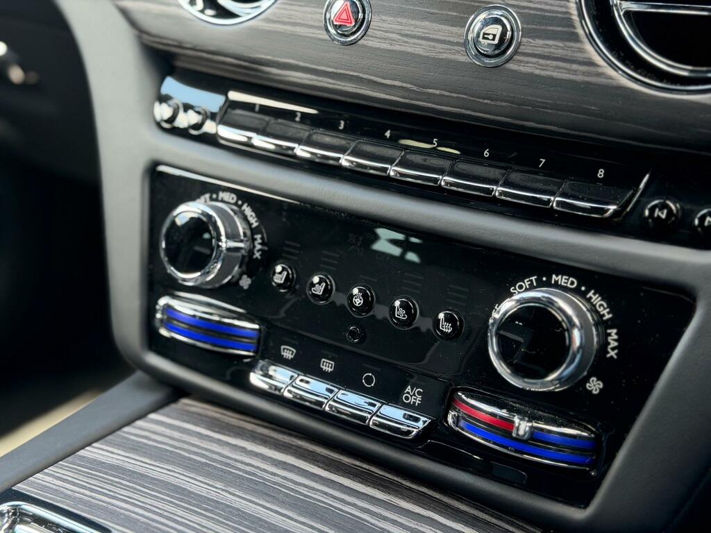 Rolls-Royce Ghost Saloon Blue #23