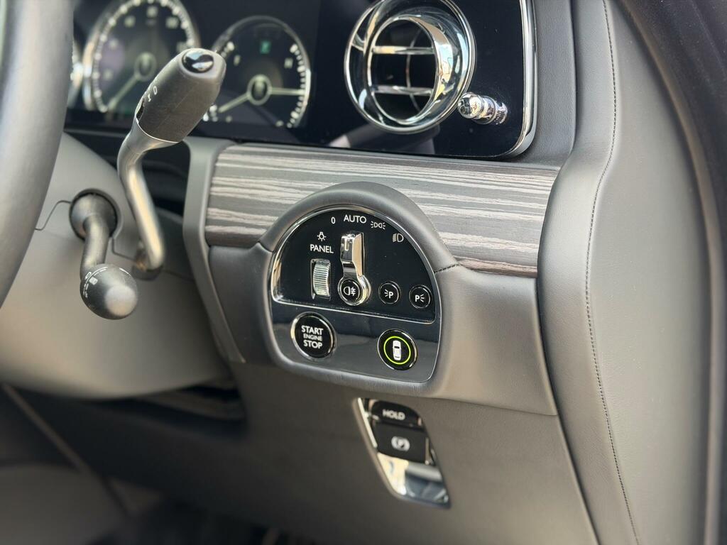 Rolls-Royce Ghost Saloon Blue #25