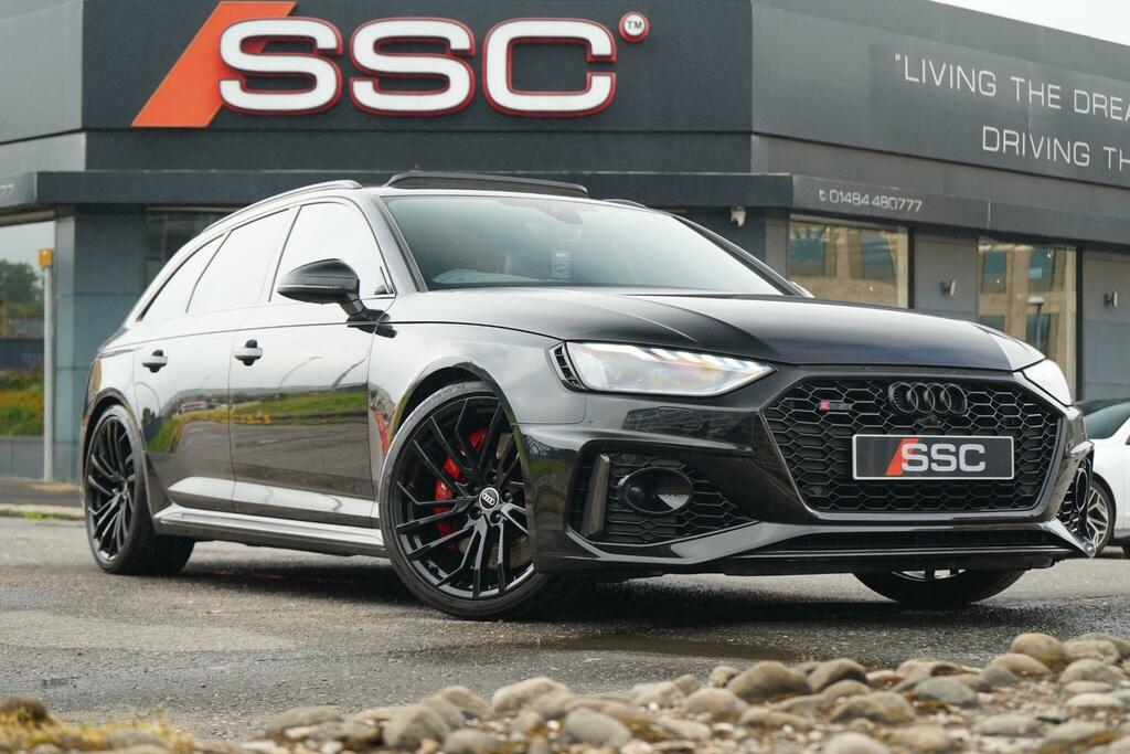 Audi RS4 Avant Carbon Black Black