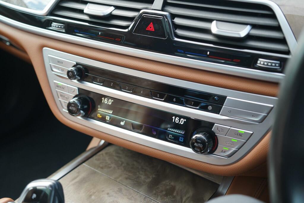 BMW 7 Series 3.0 740Li Euro 6 Ss Black #26