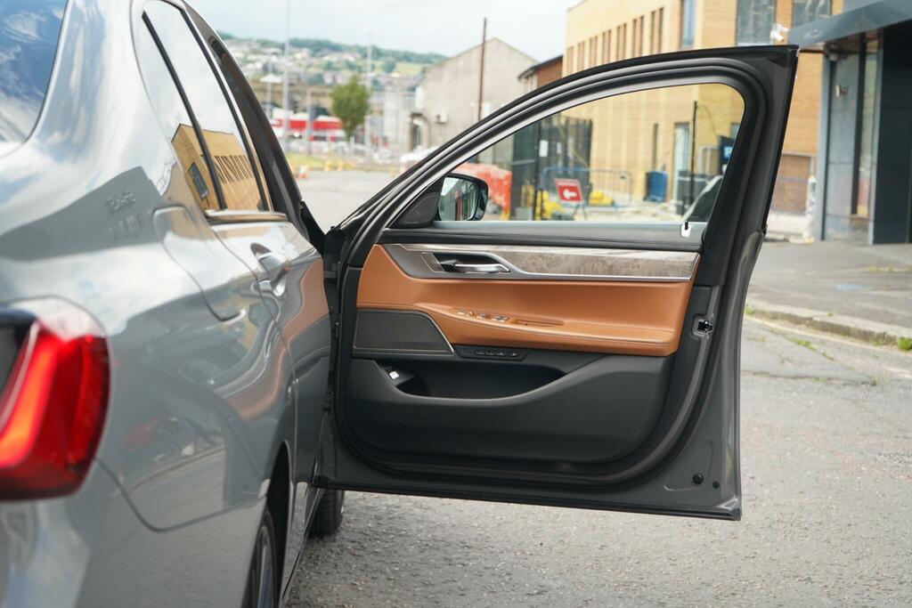BMW 7 Series 3.0 740Li Euro 6 Ss Black #18
