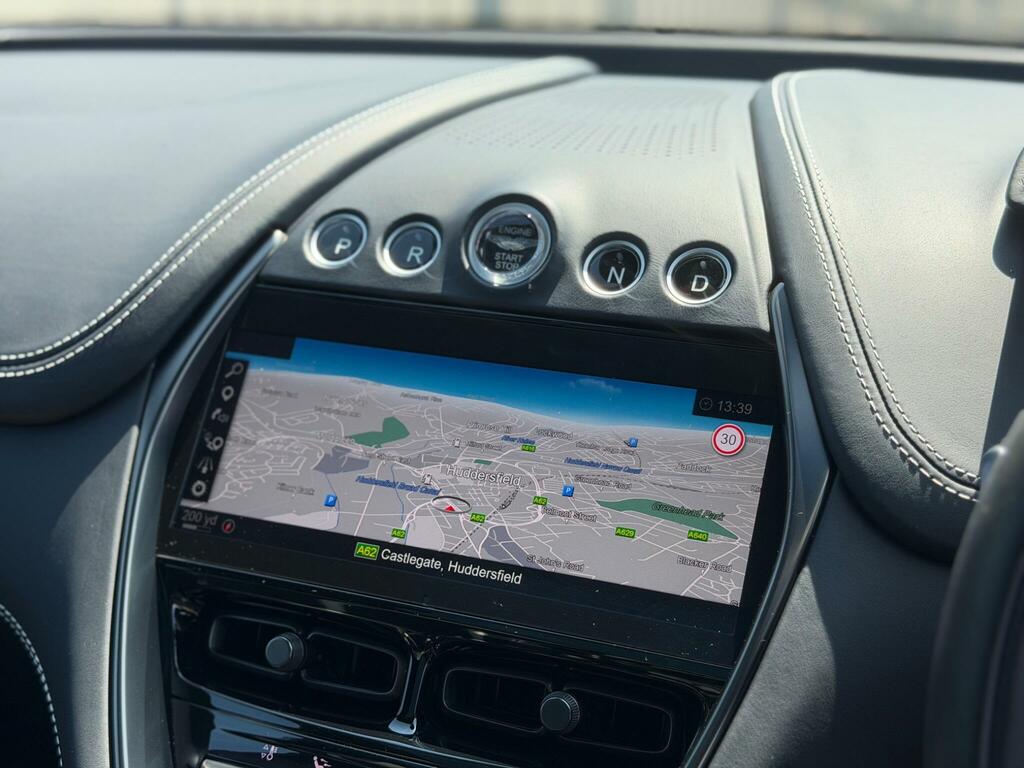 Aston Martin DBX V8 Euro 6 Green #19