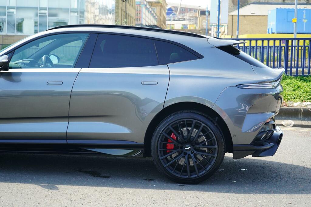 Aston Martin DBX V8 Euro 6 Green #10