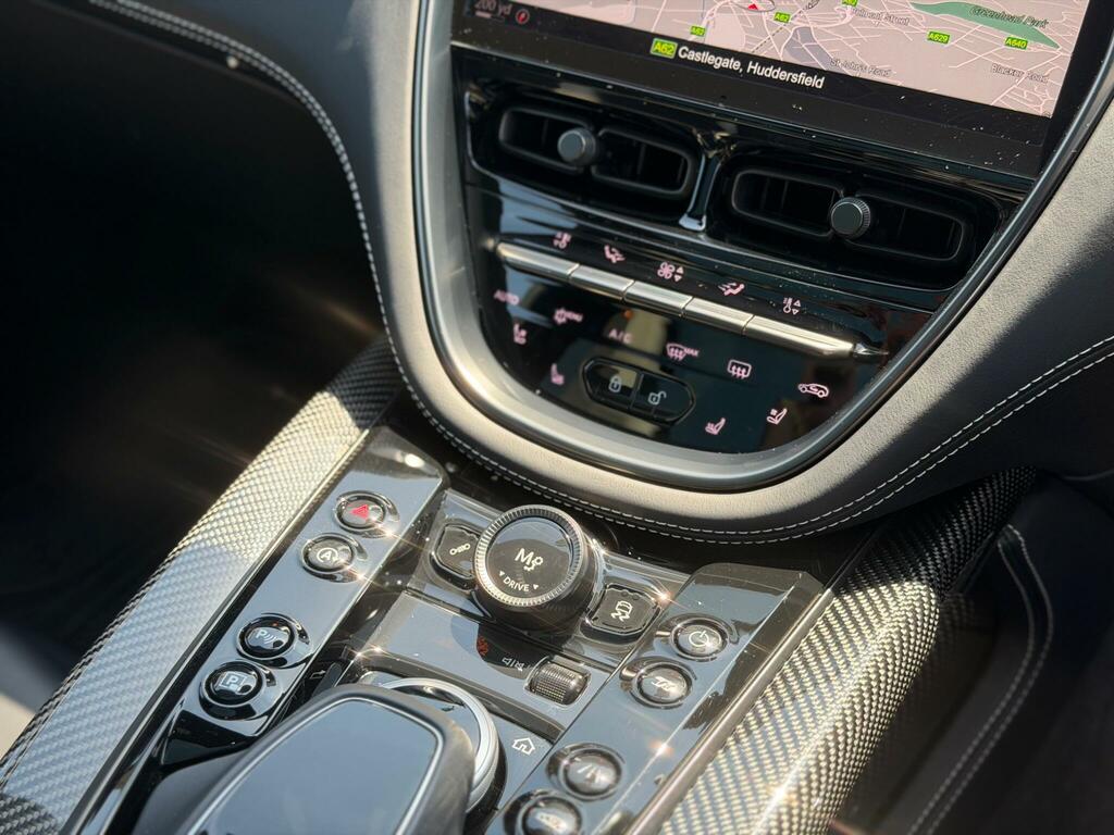 Aston Martin DBX V8 Euro 6 Green #20
