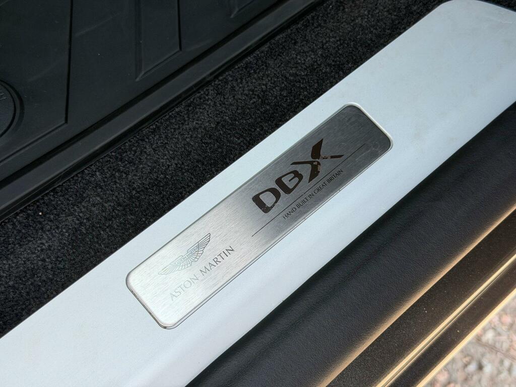 Aston Martin DBX V8 Euro 6 Green #27