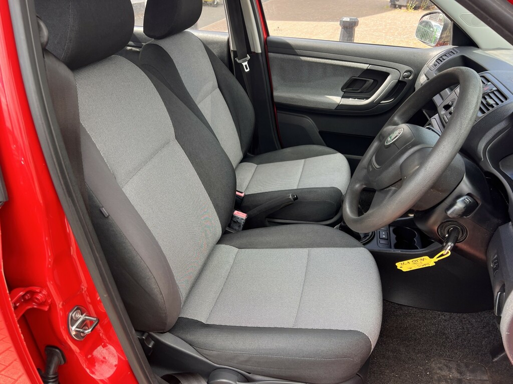 Skoda Fabia 1.6 Tdi S Red #5