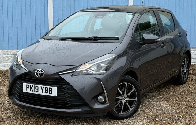Toyota Yaris 2019 1.5 Vvt-i Icon Tech Hatchback Manu PK19YBB Grey