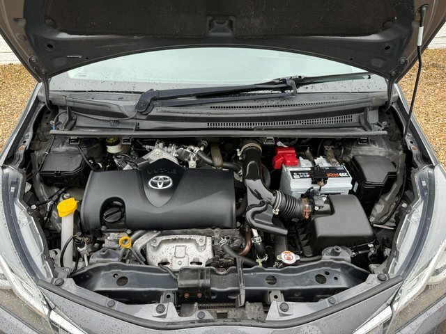 Toyota Yaris 2019 1.5 Vvt-i Icon Tech Hatchback Manu PK19YBB Grey #4