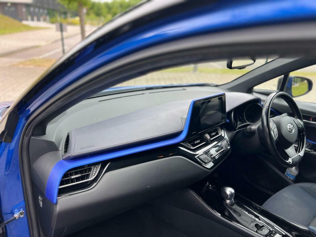 Toyota C-Hr Dynamic Silver #24