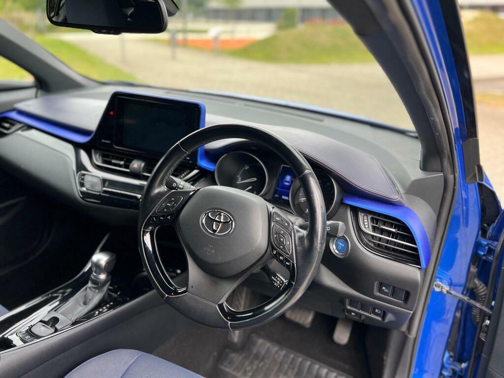 Toyota C-Hr Dynamic Silver #33