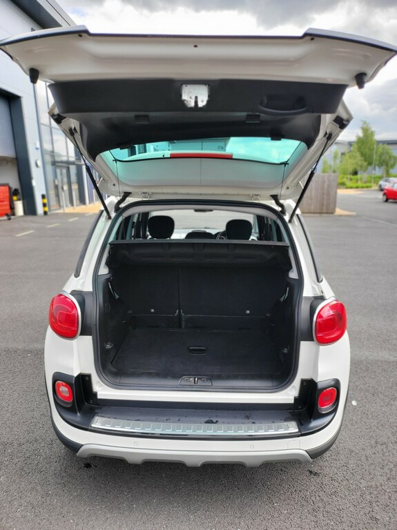 Fiat 500L Mpv Red #9