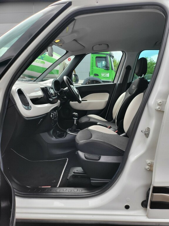 Fiat 500L Mpv Red #20
