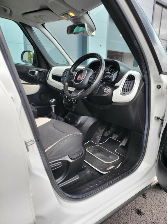 Fiat 500L Mpv Red #17