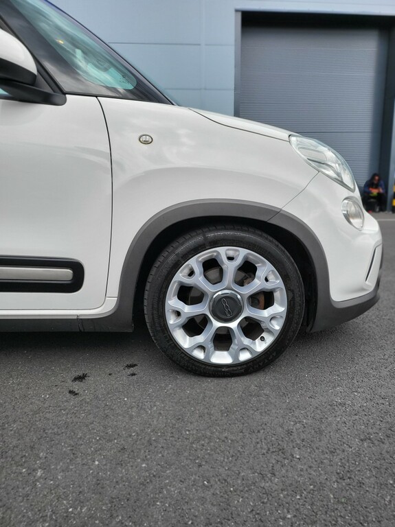 Fiat 500L Mpv Red #8