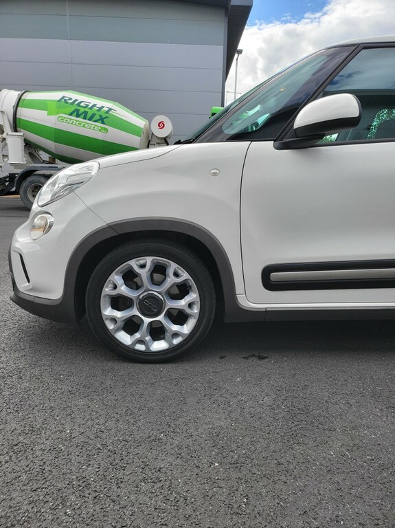 Fiat 500L 1.6 Multijet Trekking White #3