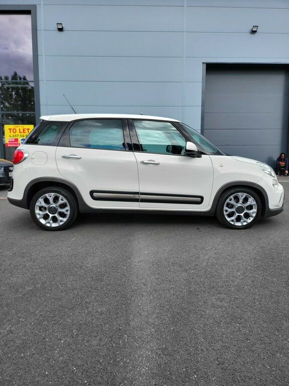 Fiat 500L Mpv Red #7