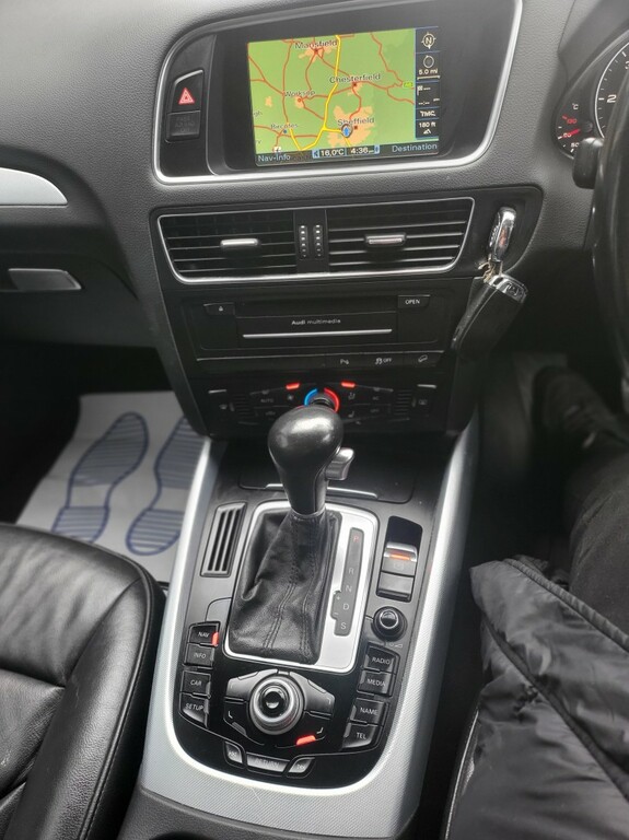 Audi Q5 White #26