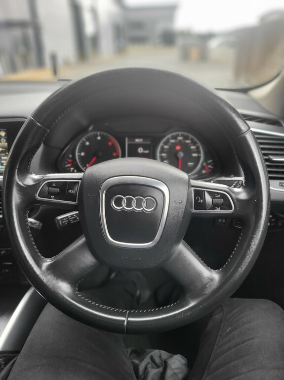 Audi Q5 White #25