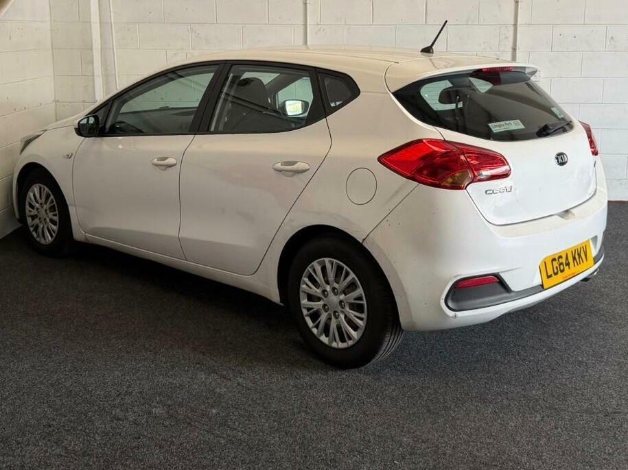 Kia Ceed 1.6 Crdi Ecodynamics 1 Euro 5 Ss LG64KKV White #4