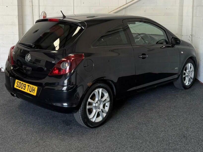 Vauxhall Corsa 1.2I 16V Sxi SD09TUH Black #6