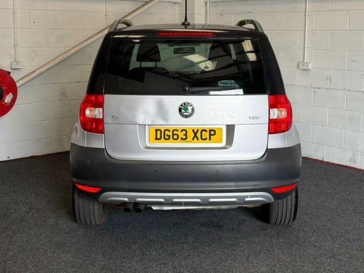 Skoda Yeti 2.0 Tdi Adventure Euro 5 DG63XCP Silver #5