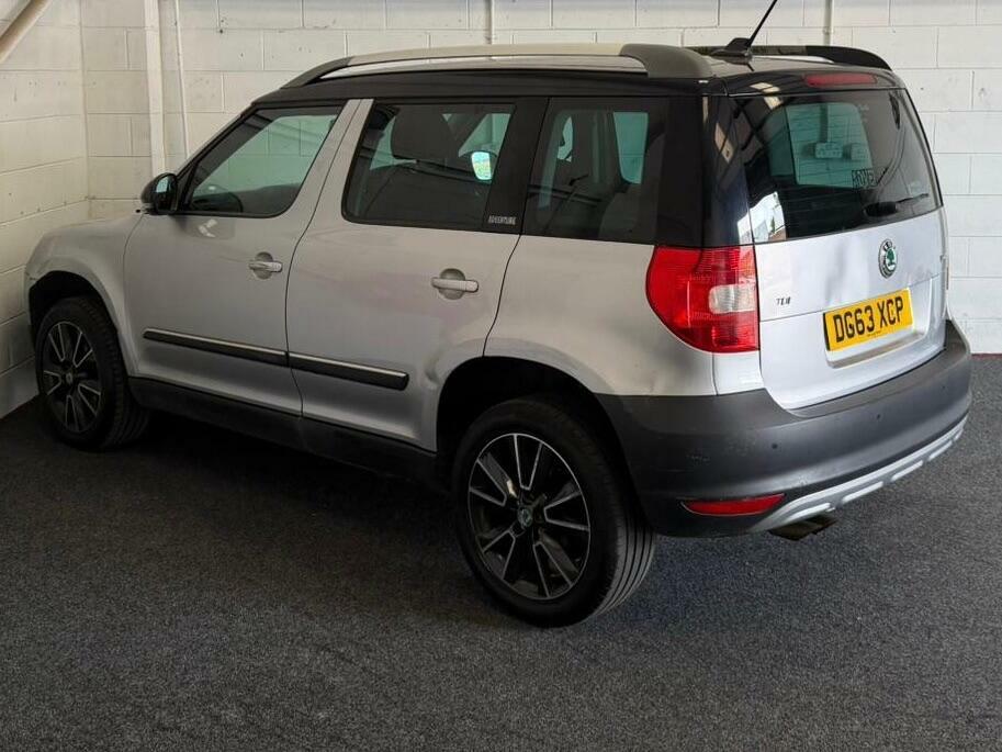 Skoda Yeti 2.0 Tdi Adventure Euro 5 DG63XCP Silver #4
