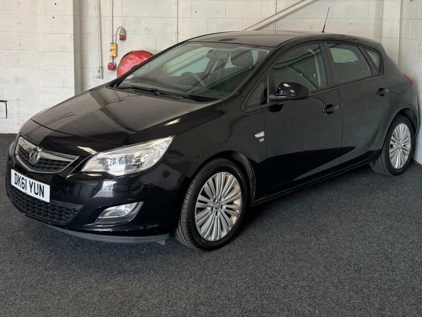 Vauxhall Astra 1.4 16V Excite Euro 5 DK61YUN Black #3