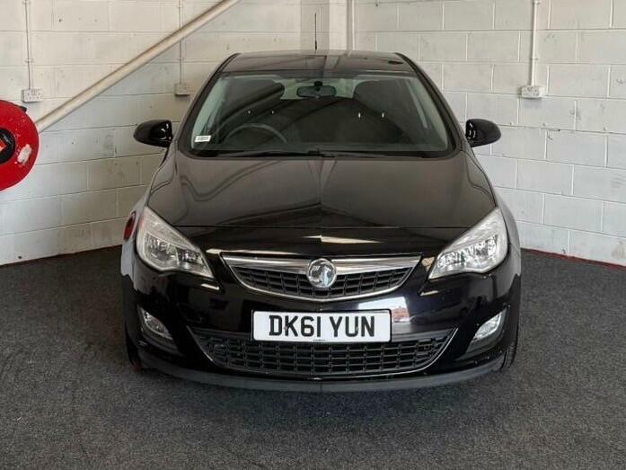 Vauxhall Astra 1.4 16V Excite Euro 5 DK61YUN Black #2