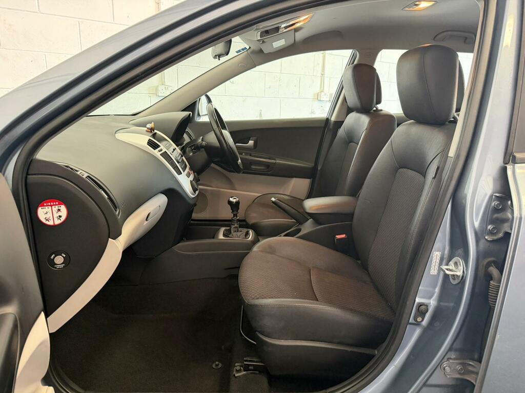 Kia Ceed Silver #11