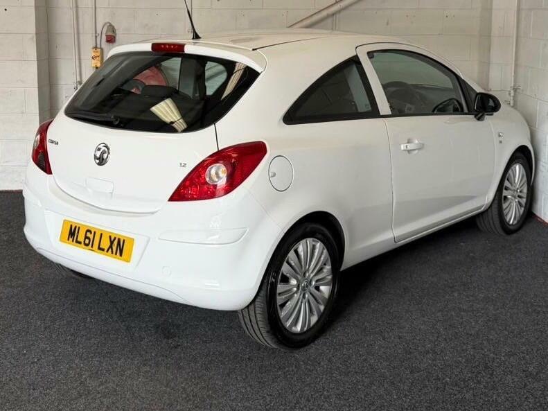 Vauxhall Corsa 1.2 16V Excite Euro 5 ML61LXN White #6