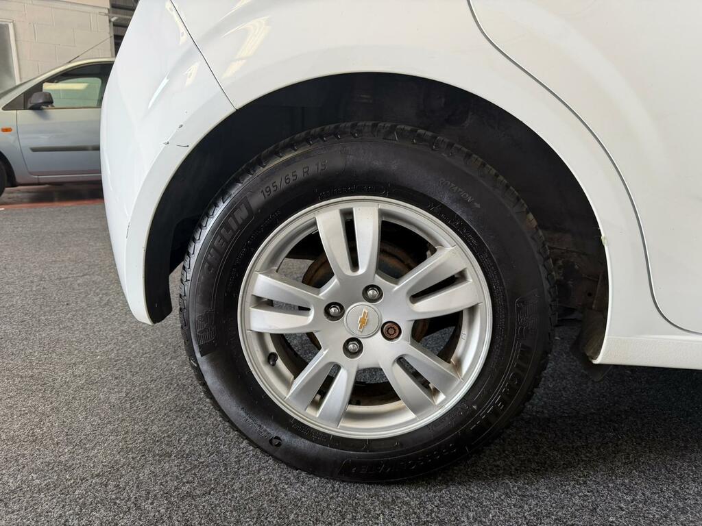 Chevrolet Aveo Ls Silver #28