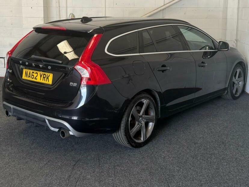 Volvo V60 1.6 D2 R-design Euro 5 Ss NA62YRK Black #6