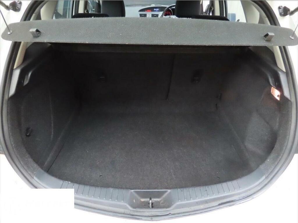 Mazda 3 2.2D Sport Euro 5 2011 White #11