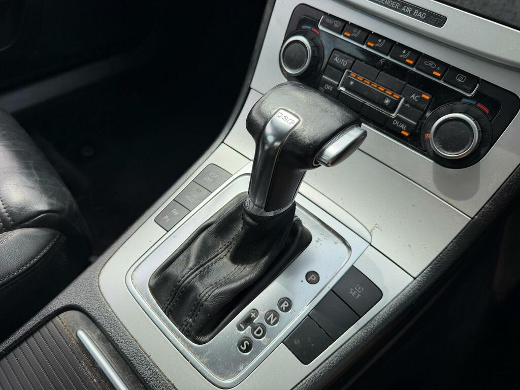 Volkswagen CC Saloon 2.0 Black #17