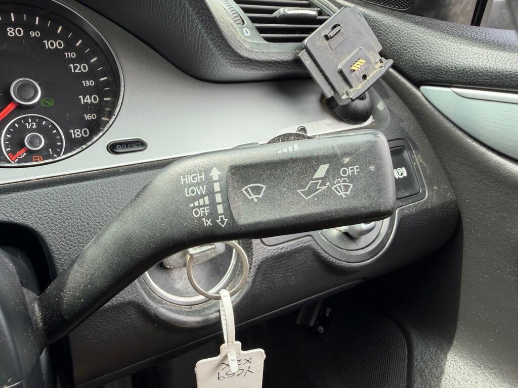 Volkswagen CC Saloon 2.0 Black #19