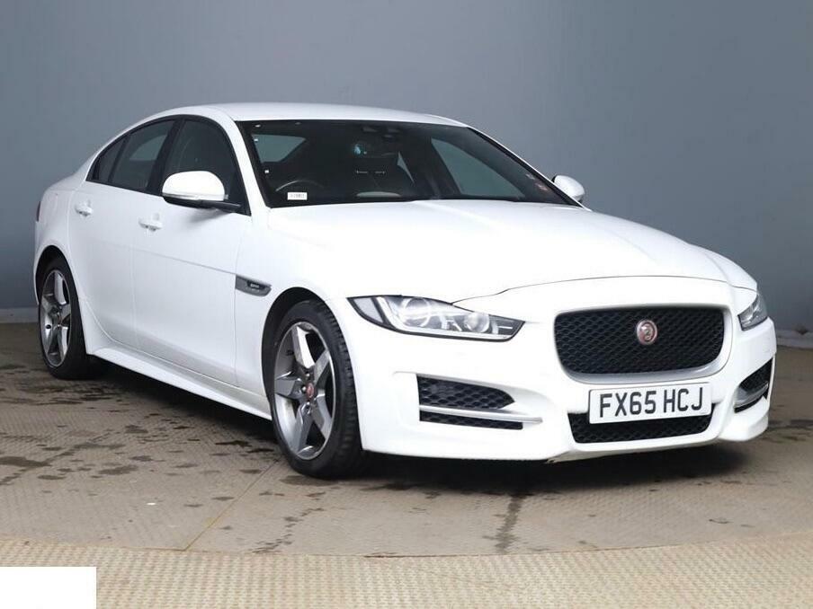 Jaguar XE R-sport White