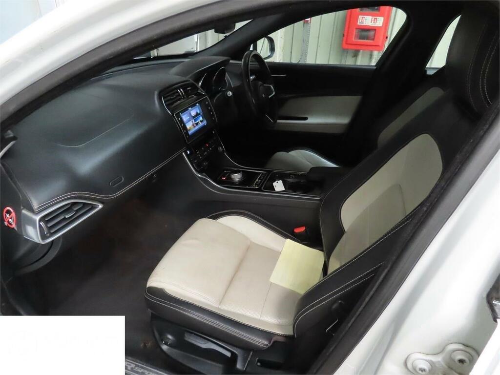 Jaguar XE R-sport White #2
