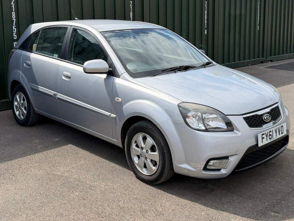 Kia RIO 1.5 Crdi 2 Silver