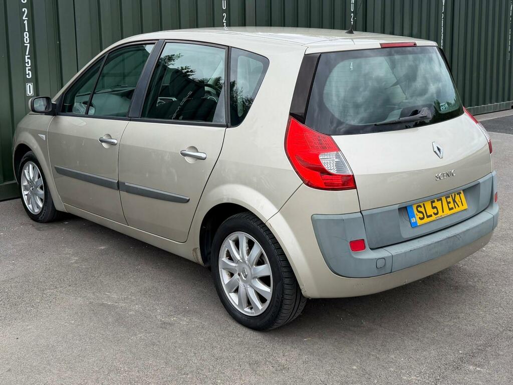 Renault Scenic 1.6 Vvt Dynamique Gold #4