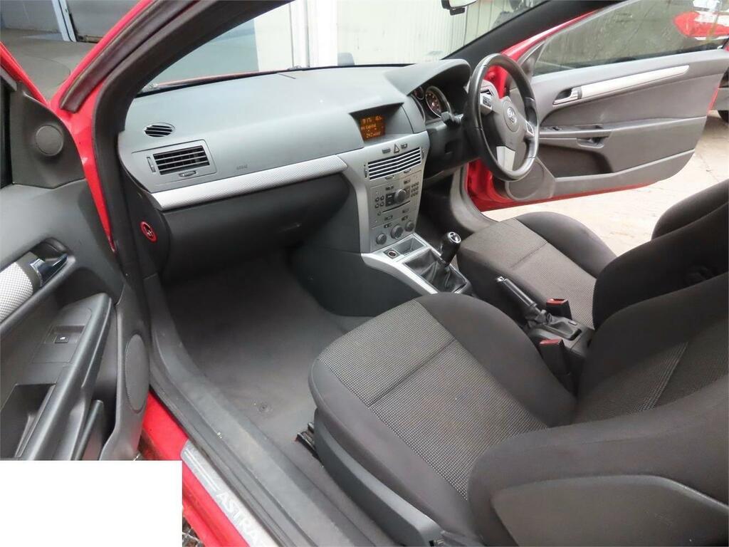Vauxhall Astra 1.6I 16V Design Hatchback 155 G Silver #2