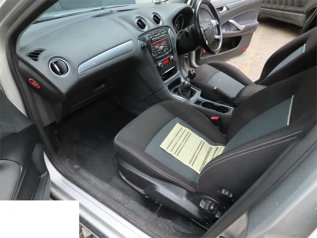 Ford Mondeo Zetec Silver #2