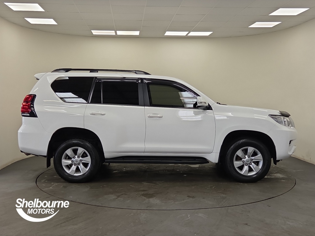 Toyota Land Cruiser Land Cruiser Active 7 Seats 2.8 SM72AZV White #3