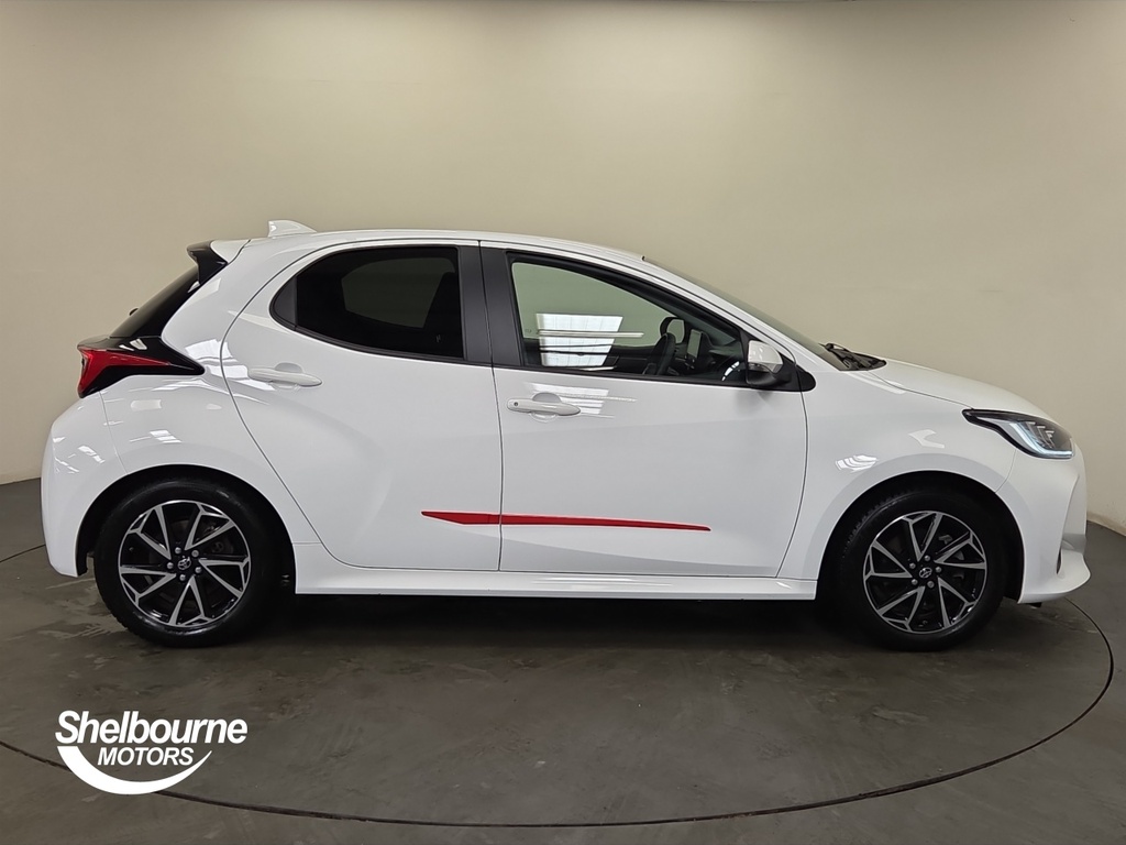 Toyota Yaris Yaris Design 1.5 Hybrid SXZ9406 White #3