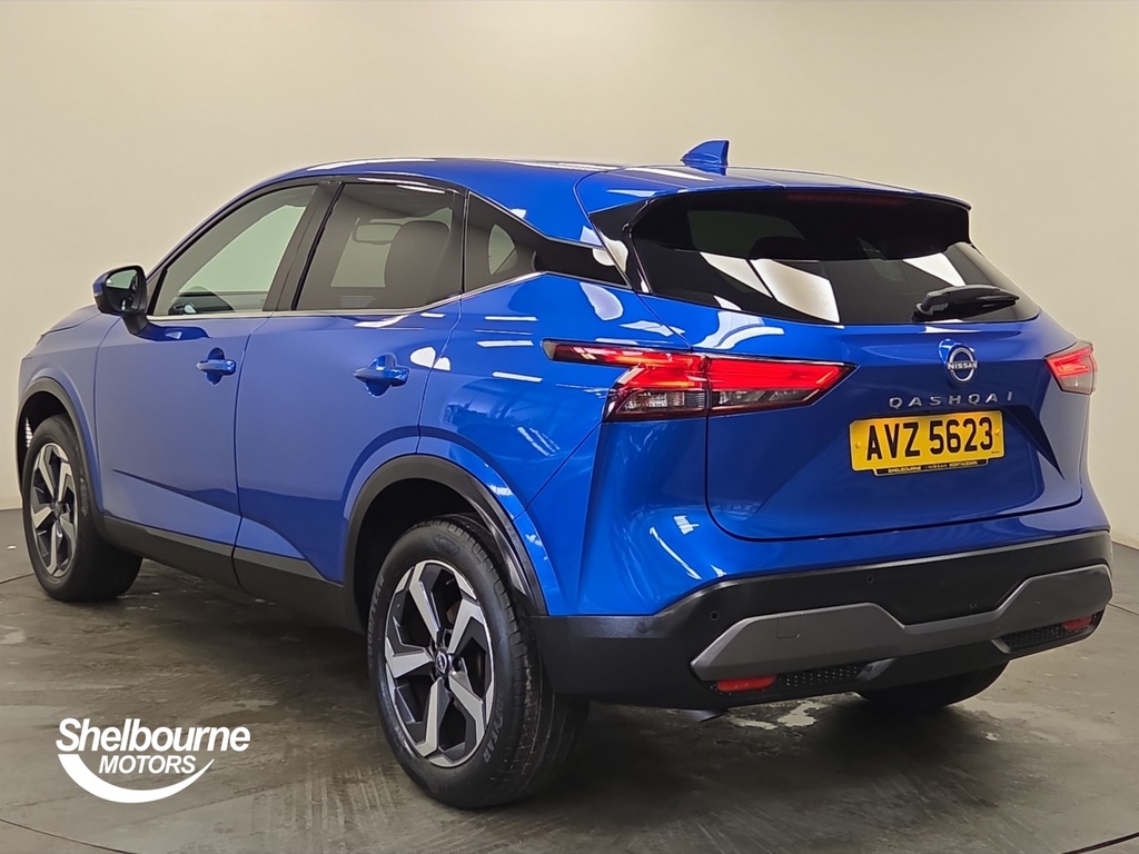 Nissan Qashqai Qashqai 1.3 Dig-t Mh N-connecta Hatchback AVZ5623 Blue #2