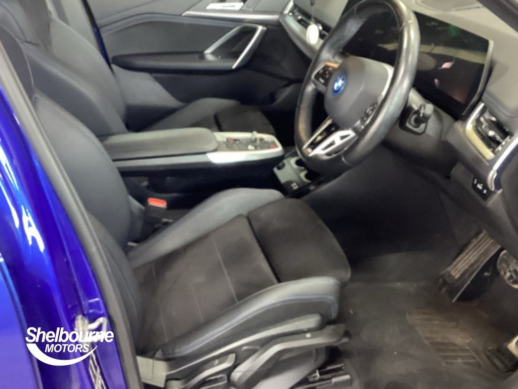 BMW iX1 Ix1 30 66.5Kwh M Sport Suv Xdriv BMZ9097 Blue #4